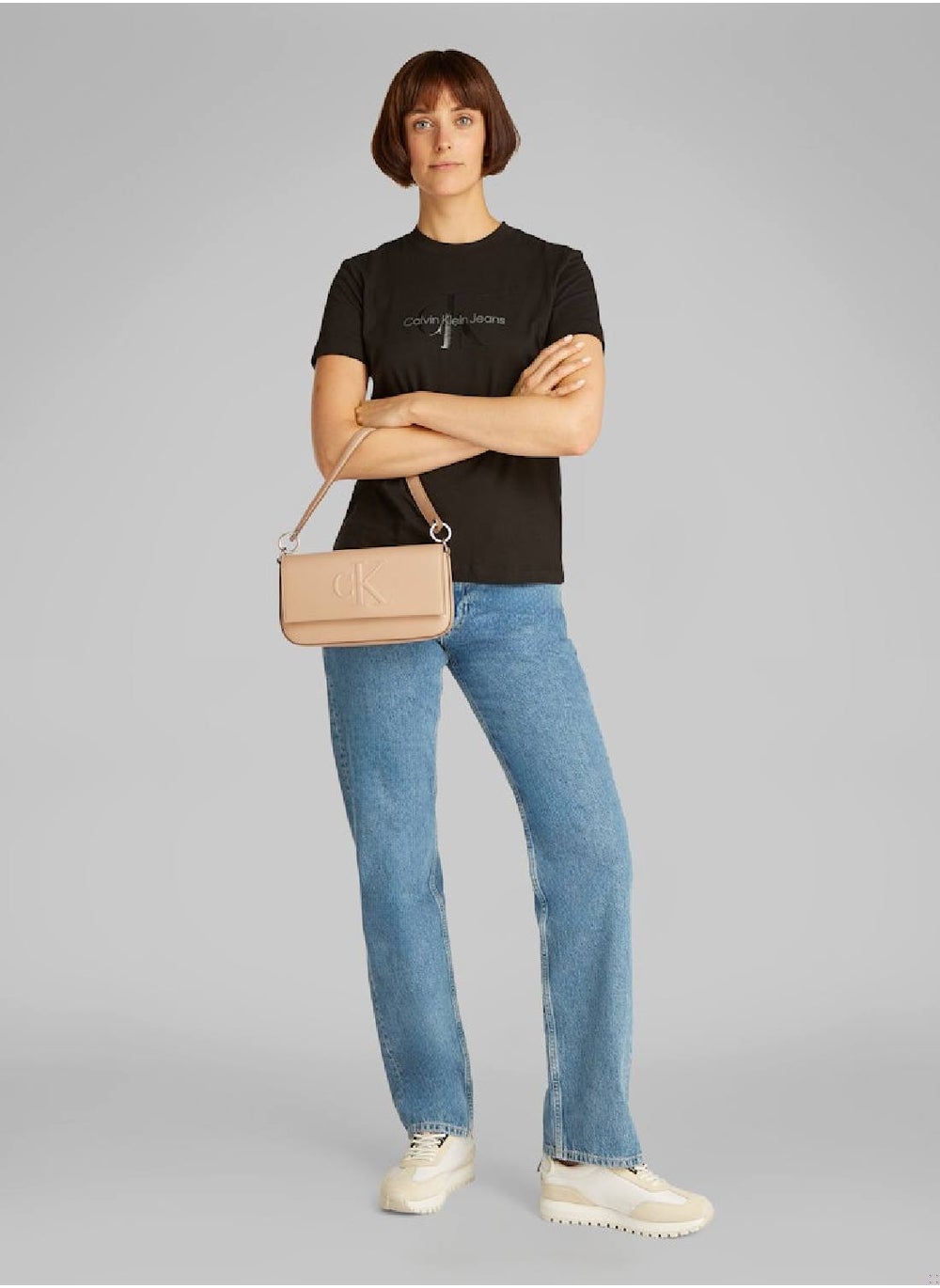 buy-calvin-klein-jeans-sculpted-flap-shoulder-pouch_fq6