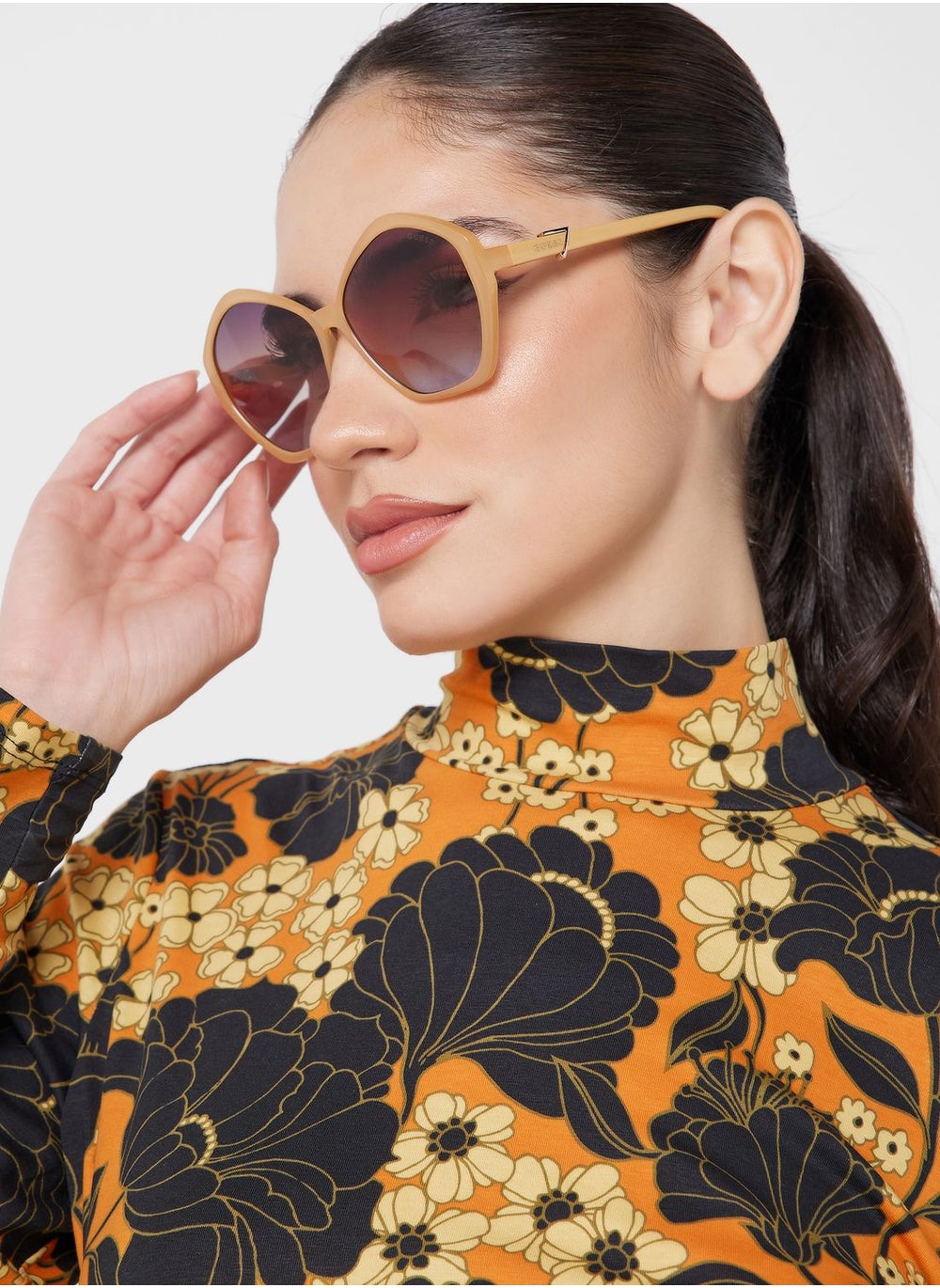 buy-guess-shape-sunglasses_vwp