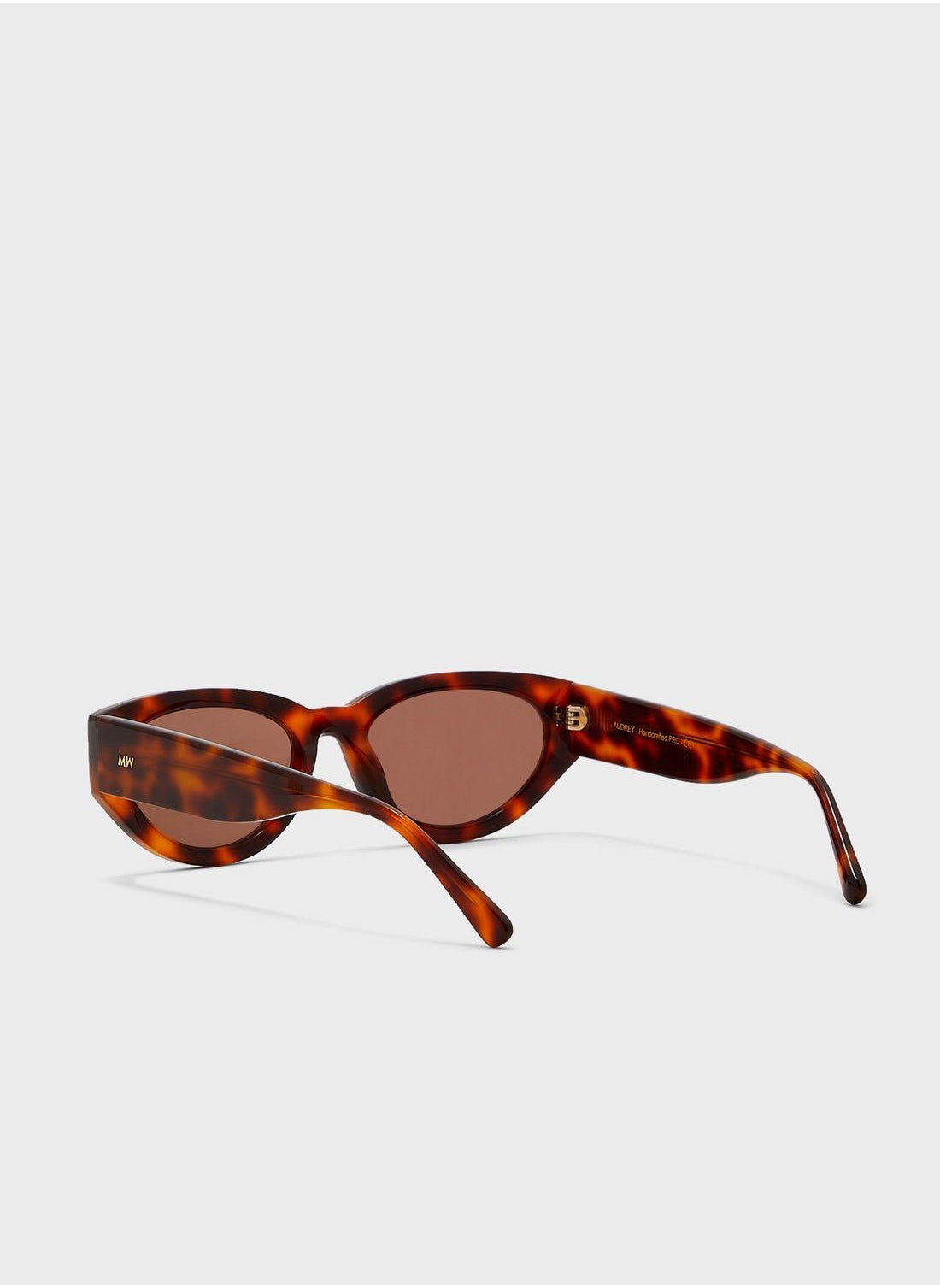 buy-messyweekend-audrey-shape-sunglasses_ool