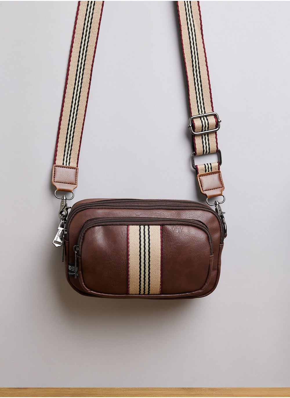 buy-robert-wood-webbing-detail-crossbody-messenger_ivw
