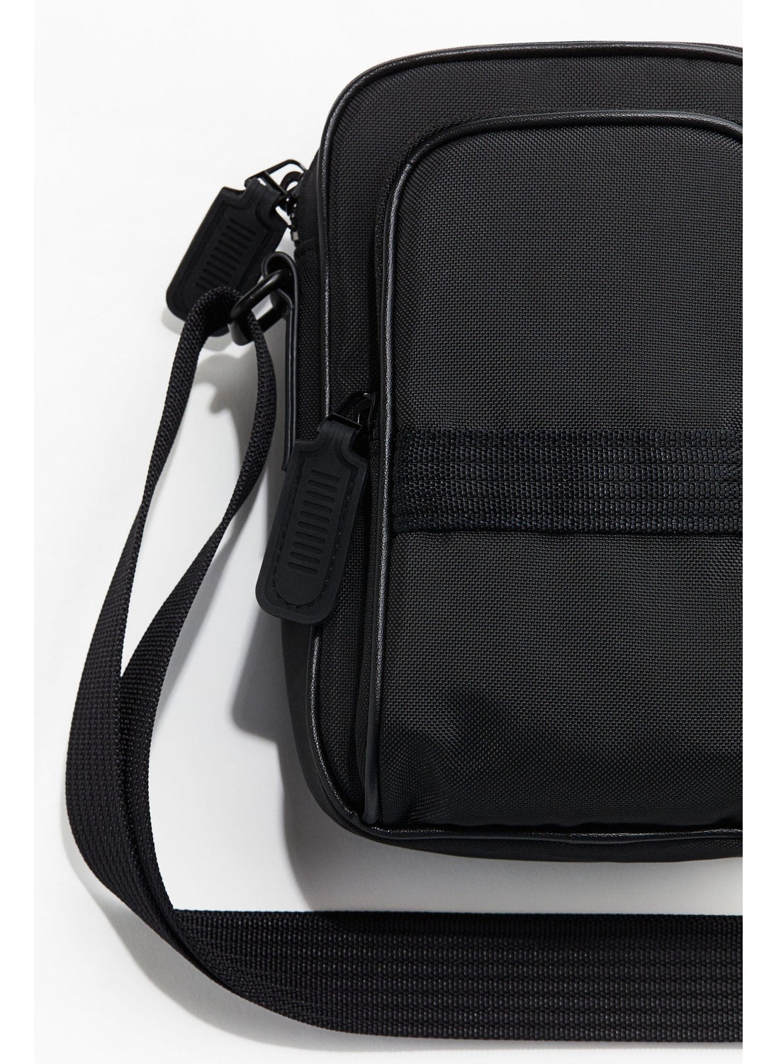 buy-h-m-small-shoulder-bag_0gl