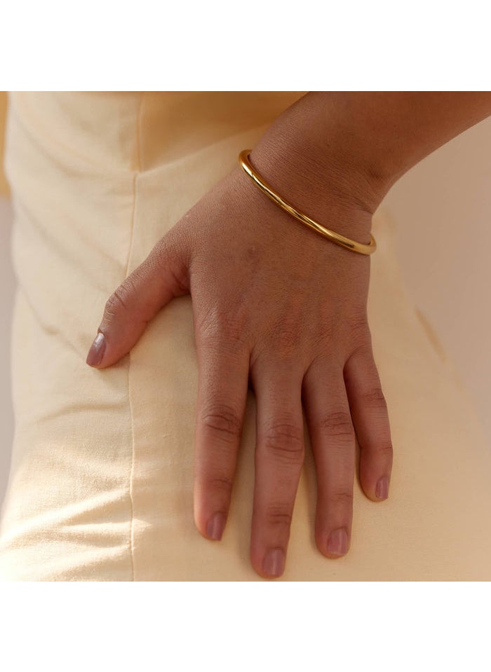 buy-noya-18k-gold-plated-alice-bangle_d3i