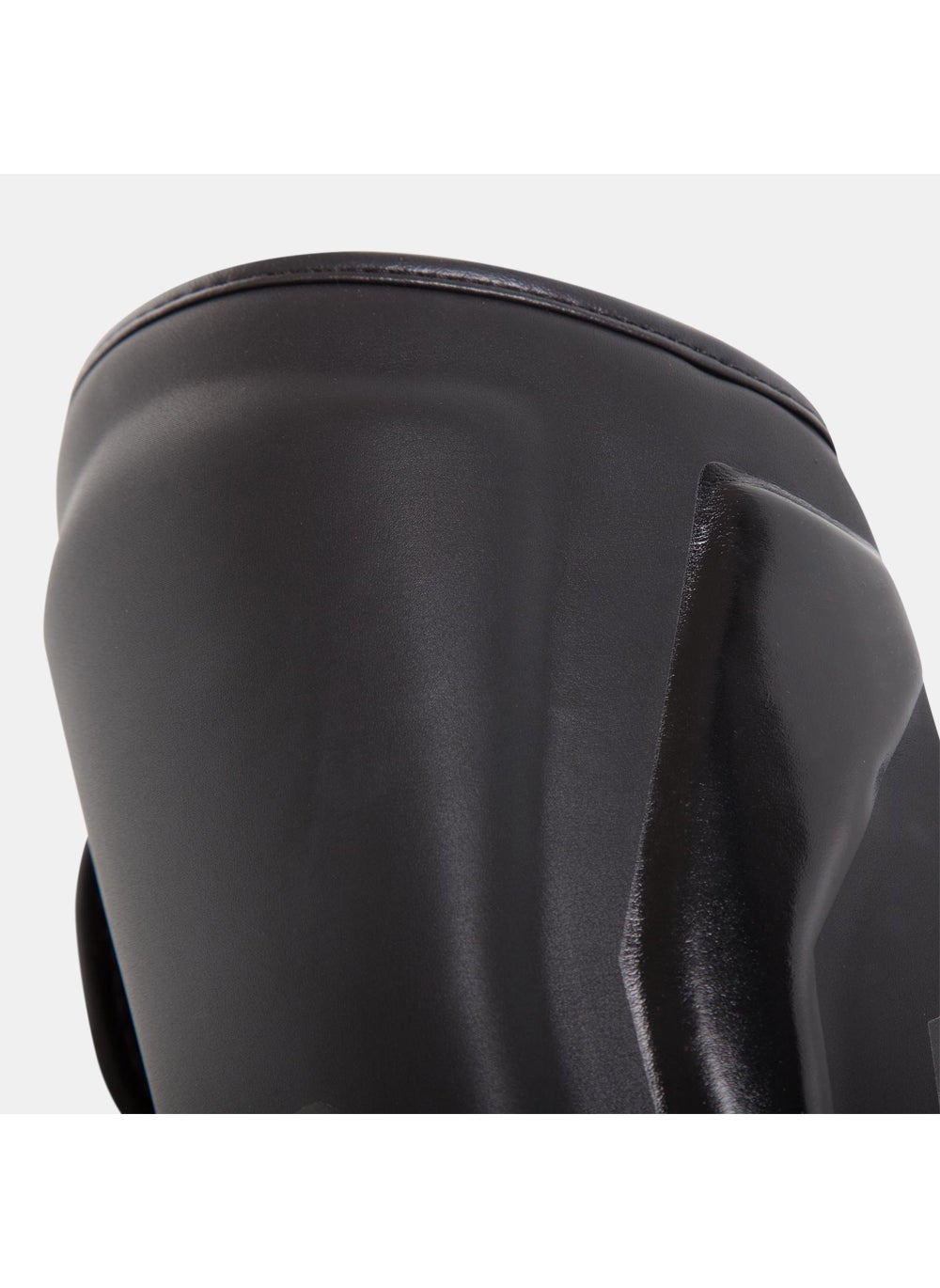 buy-venum-elite-boxing-shin-guards_x9o