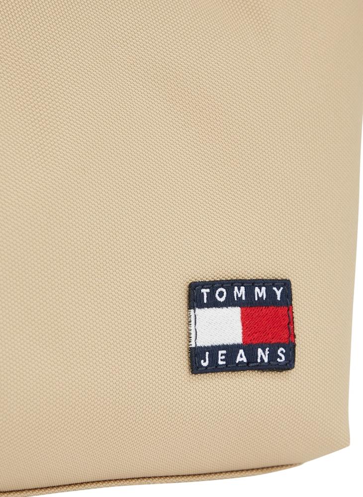 buy-tommy-jeans-essential-daily-shoulder-bag_5hk