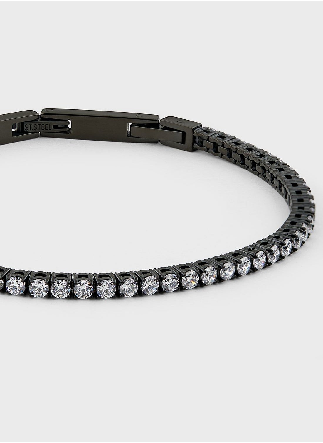buy-guess-casual-logo-buckle-bracelet_p23