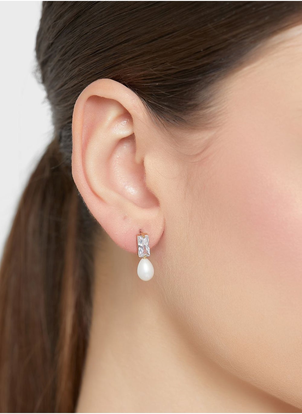 buy-ella-teardrop-pearl-crystal-stud-earrings_x0b
