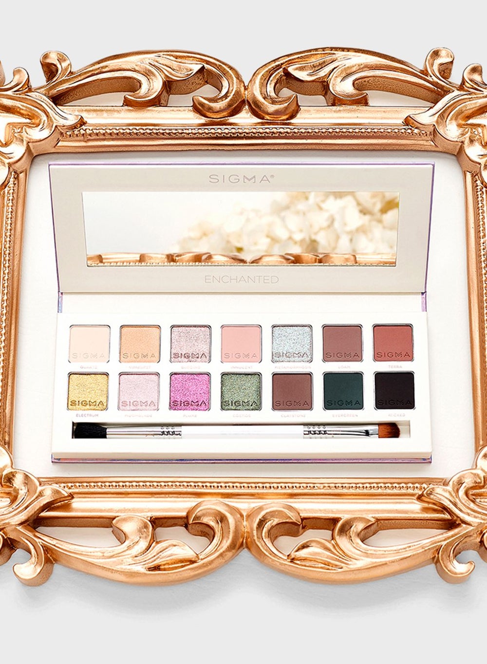 buy-sigma-beauty-sigma-beauty-14-shade-eyeshadow-palette-in-matte-and-shimmer-in-enchanted_38t