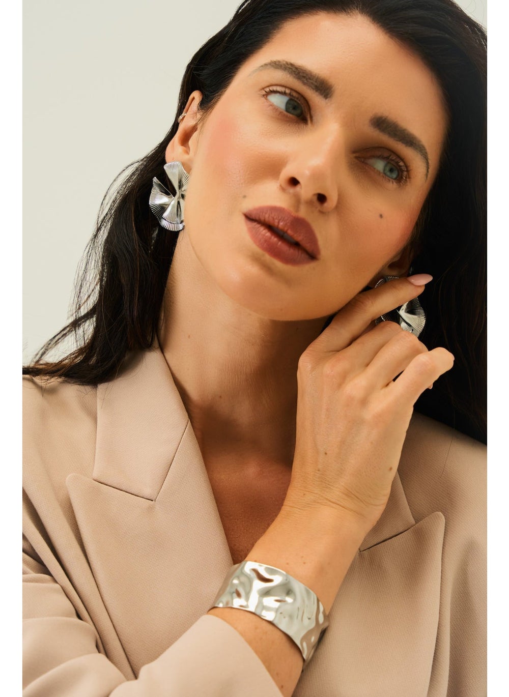 buy-noya-celine-wave-silver-cuff_xd5