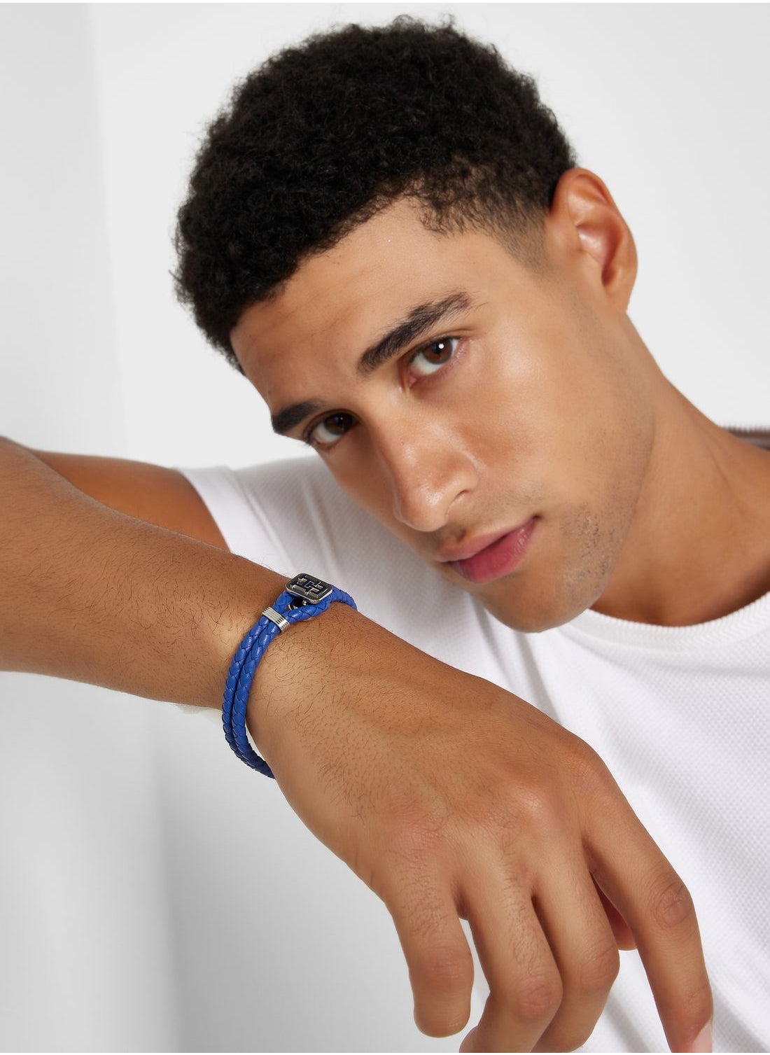 buy-tommy-hilfiger-th-monogram-leather-bracelet_stp