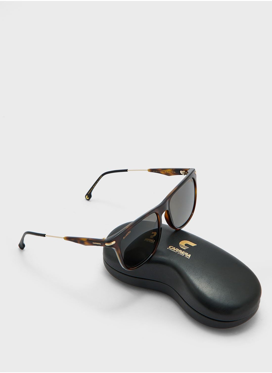 buy-carrera-wayfarers-sunglasses_wm3