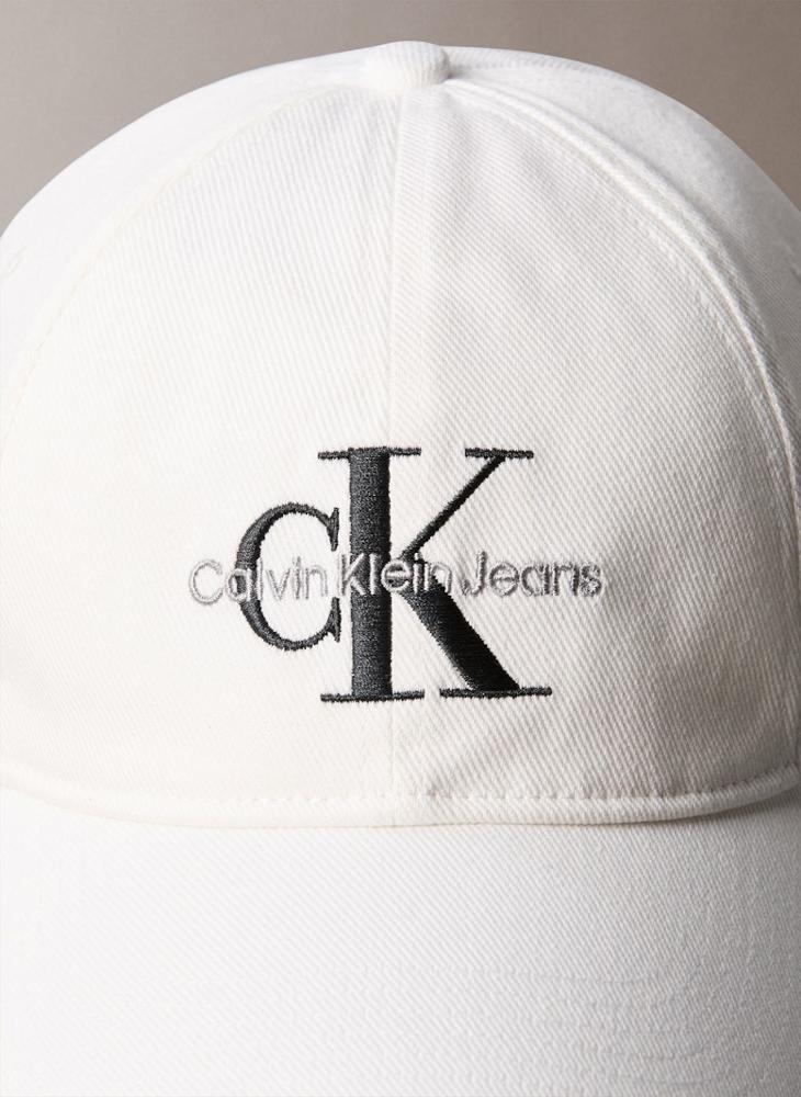 buy-calvin-klein-jeans-logo-curved-peak-cap_wy5