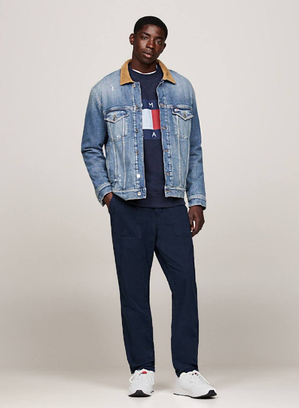 buy-tommy-jeans-essential-badge-flexible-runner-sneakers_iz4