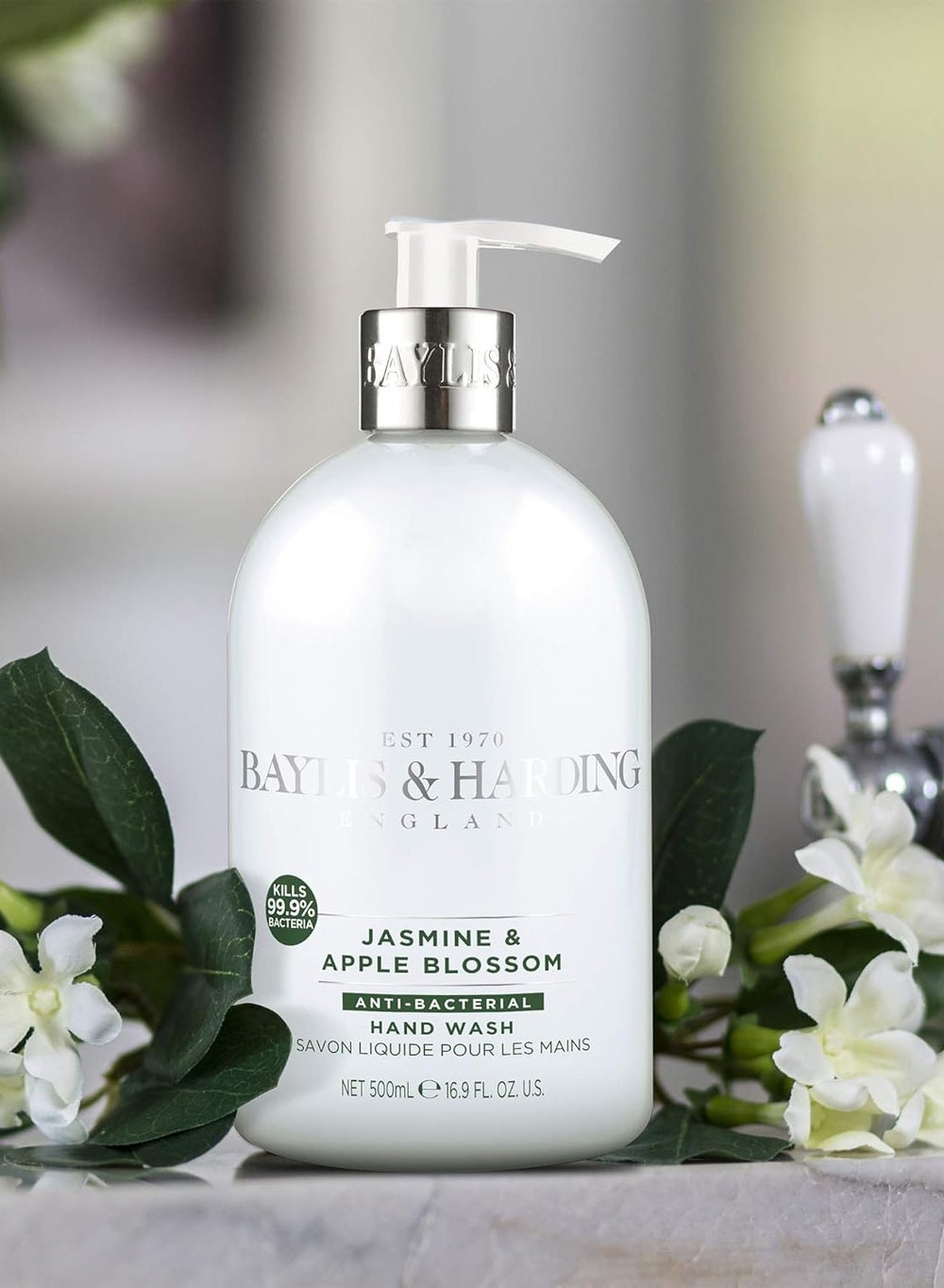 buy-baylis-and-harding-baylis-and-harding-jasmine-and-apple-blossom-hand-wash-500ml-anti-bacterial-and-moisturizing-liquid-soap-for-sensitive-skin-gentle-floral-scent_y1k