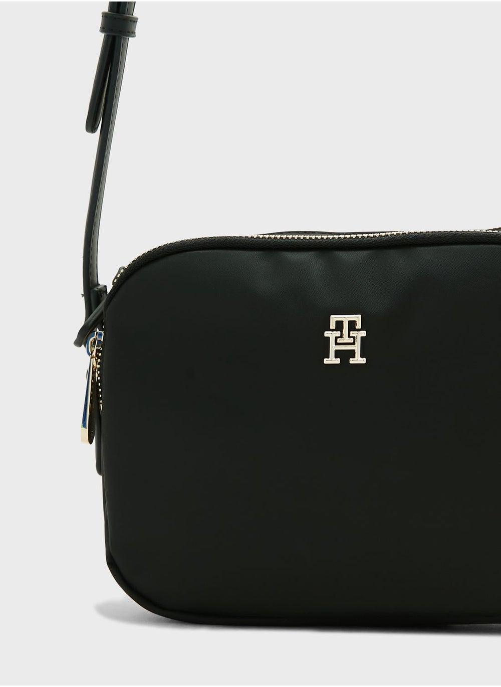 buy-tommy-hilfiger-narrow-strap-crossbody_ls6
