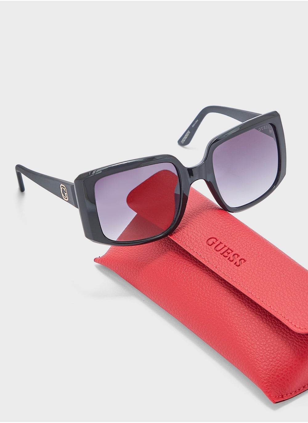 buy-guess-square-oversize-flat-sunglasses_ukm