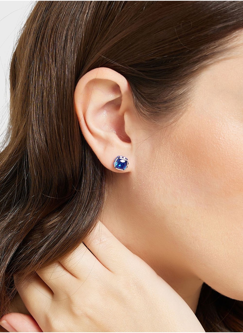 buy-swarovski-september-birthstone-stud-earrings_1j2