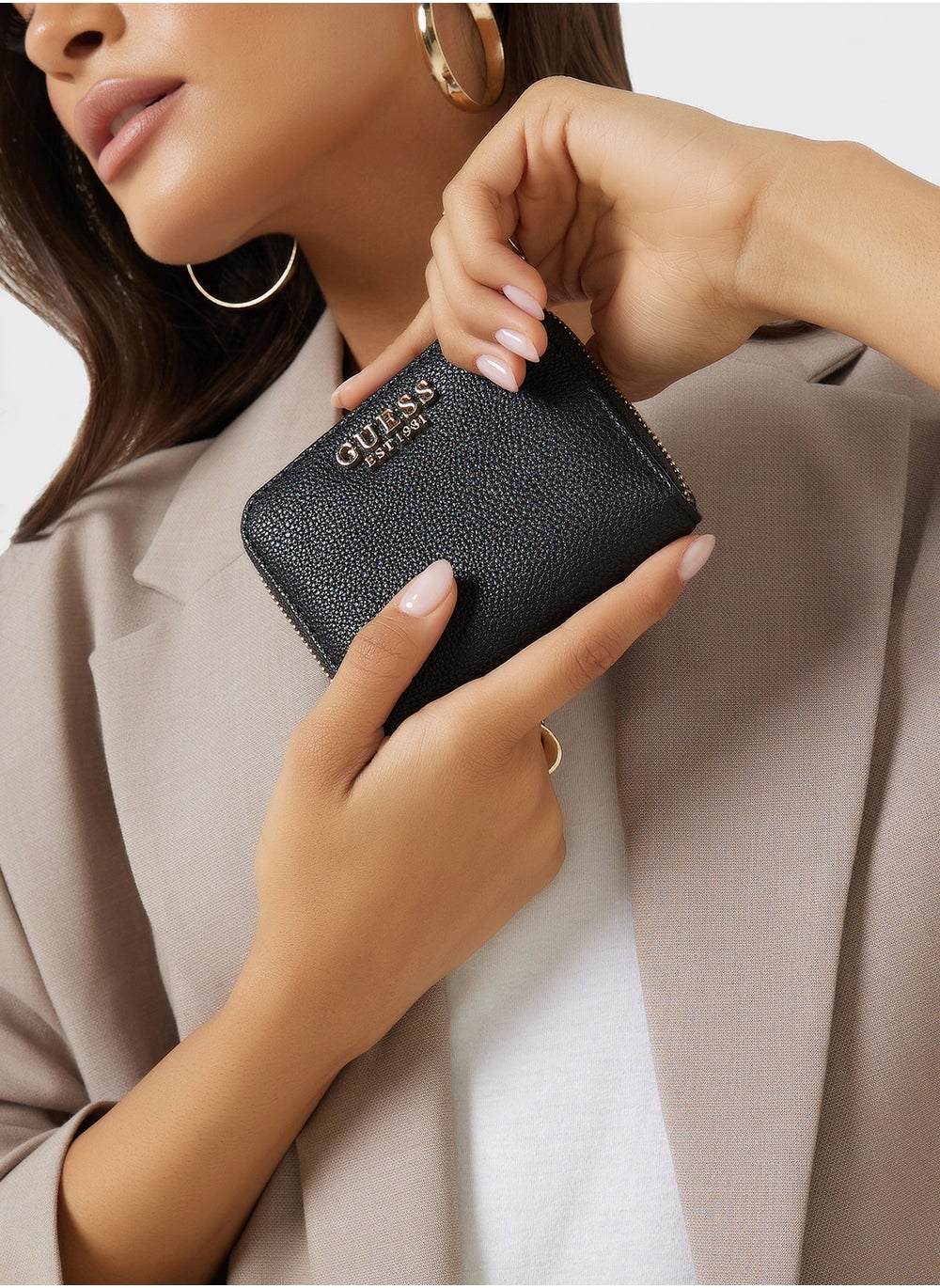 buy-guess-logo-small-wallet_skv