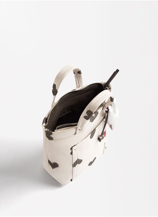 buy-parfois-color-block-tote-bag-with-pendant_bzb