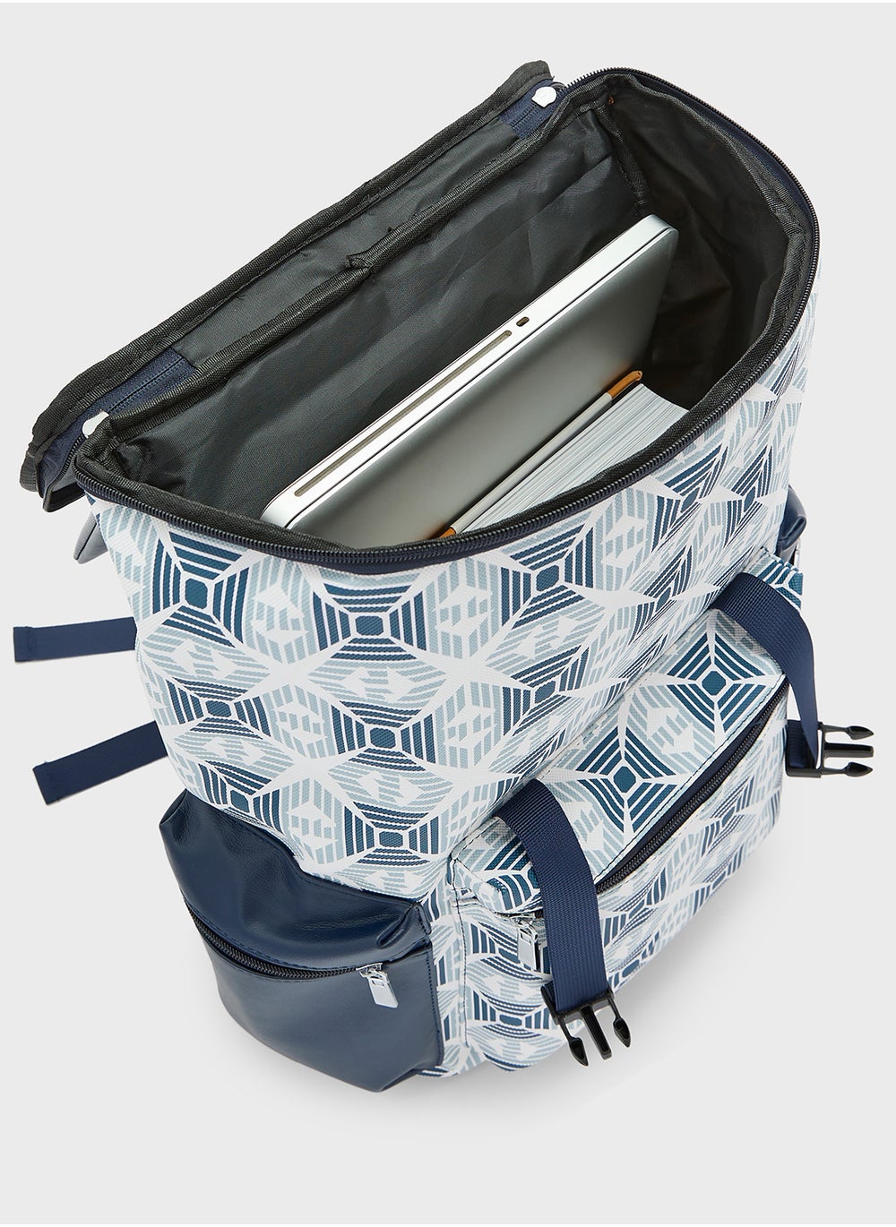 buy-seventy-five-printed-casual-backpack_9cx