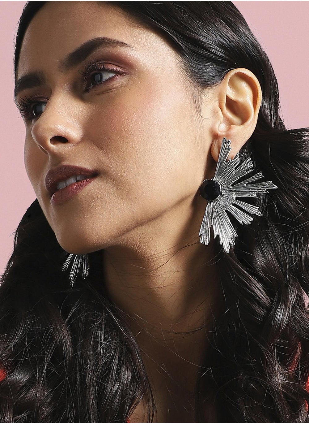 buy-sohi-metallic-flora-drop-earrings-black_t0i