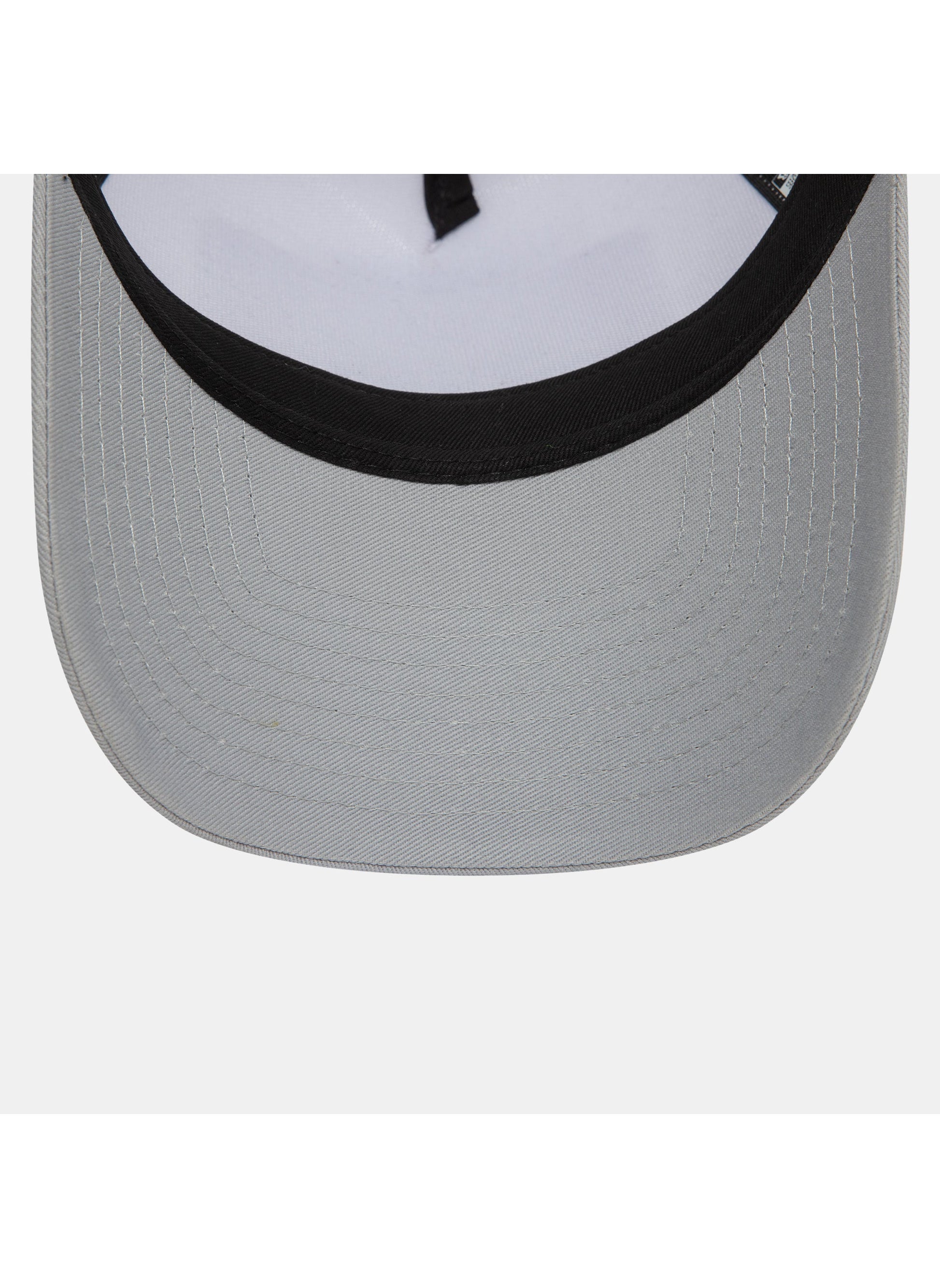 buy-new-era-men-s-st-moritz-ski-patch-9forty-trucker-cap_gt9