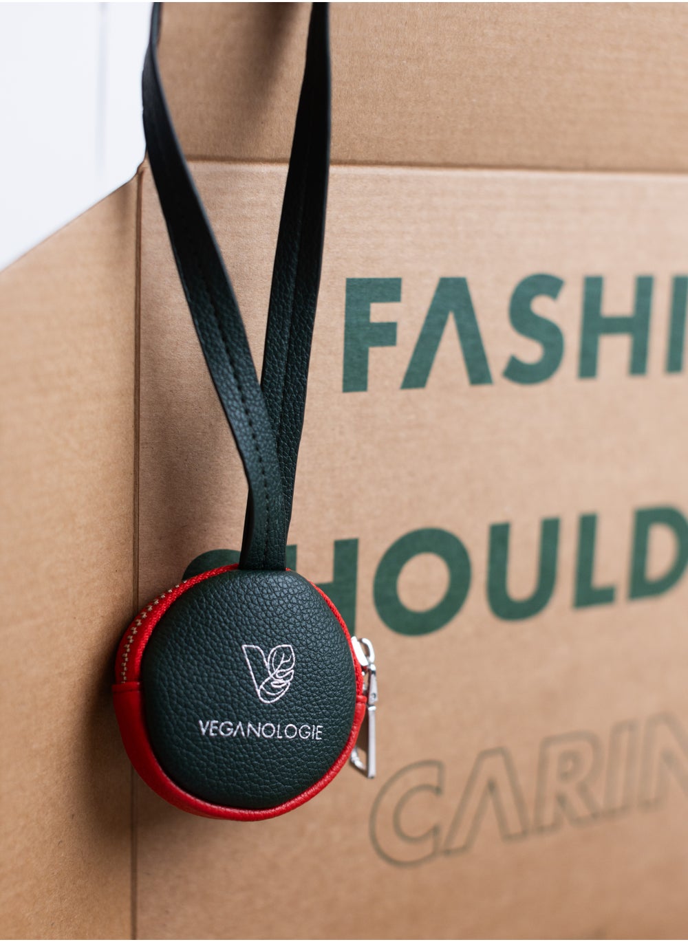 buy-veganologie-coin-purse-made-from-1-recycled-plastic-bottle_3bv