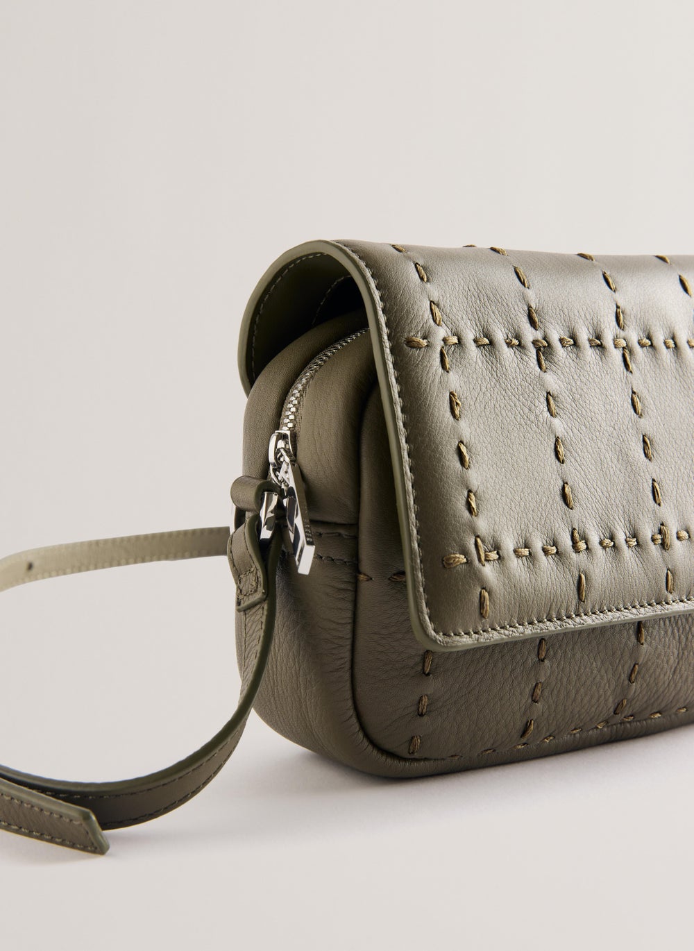 buy-ted-baker-stalina-stitch-detail-camera-bag_mfy