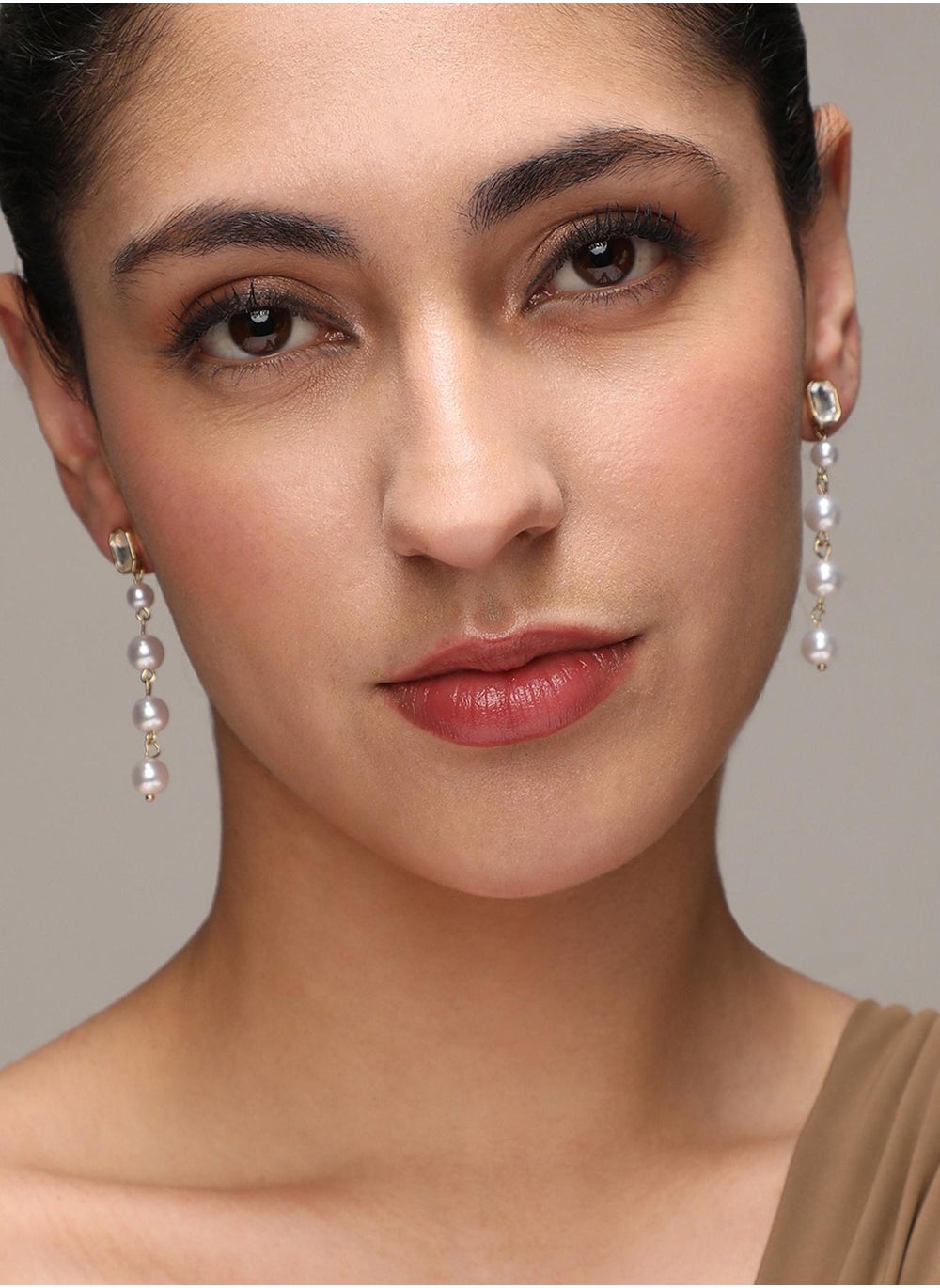 buy-sohi-pearl-strand-drop-earrings_lxk