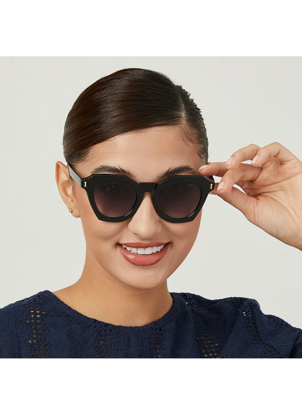 buy-blackout-winona-women-black-sunglasses-frame-material-thermoplastic-rubber-tr90-frame-color-black-lens-color-gray-full-rim_tzp