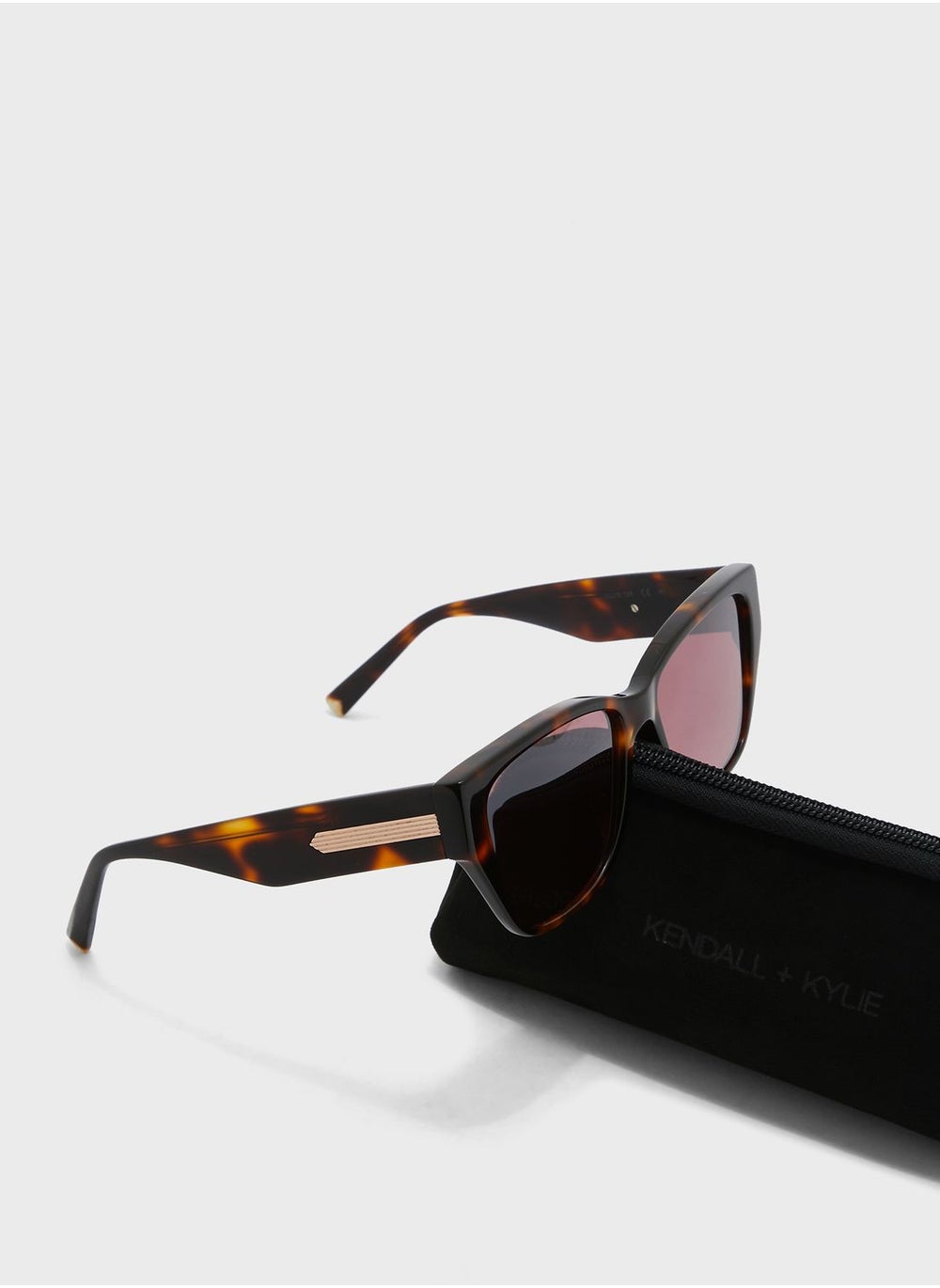 buy-kendall-kylie-danni-square-sunglasses-kkos602g_q2q