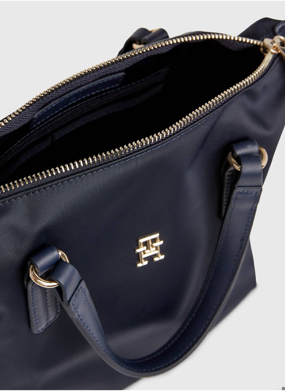 buy-tommy-hilfiger-poppy-th-small-tote-bag_8j1