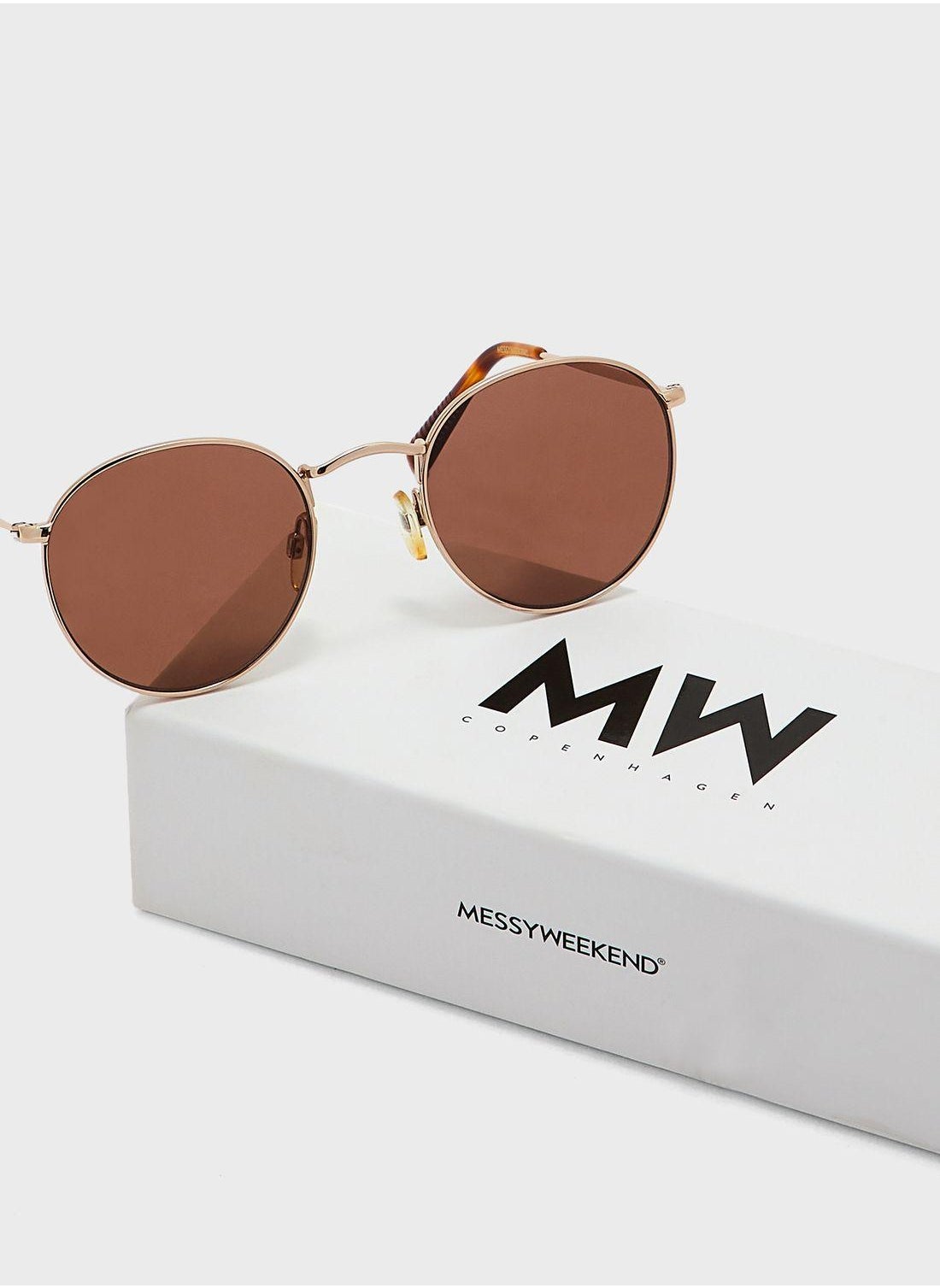 buy-messyweekend-lennon-shape-sunglasses_kmr