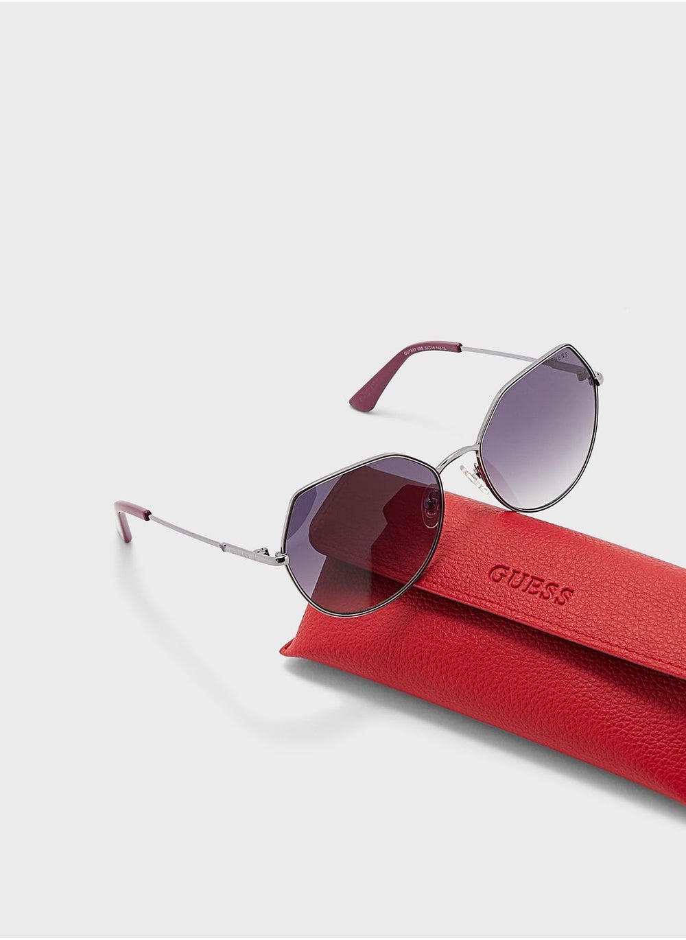 buy-guess-oversized-sunglasses_25b