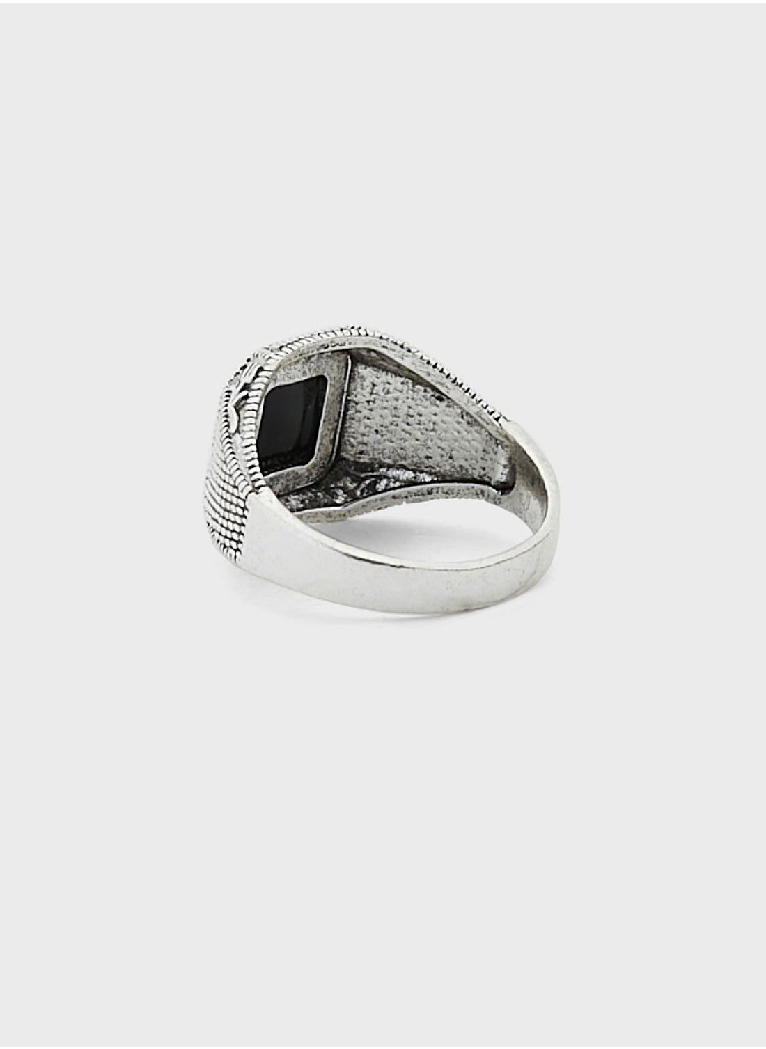 buy-seventy-five-signet-ring_2gh