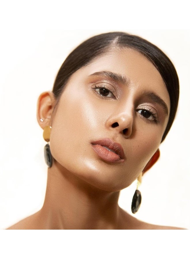 buy-sugar-cosmetics-bling-leader-illuminating-moisturizer-01-gold-diggin-warm-gold-highlighter-with-pearl-finish-lightweight-moisturizer-and-highlighter-protects-against-pollution-multi_2vp