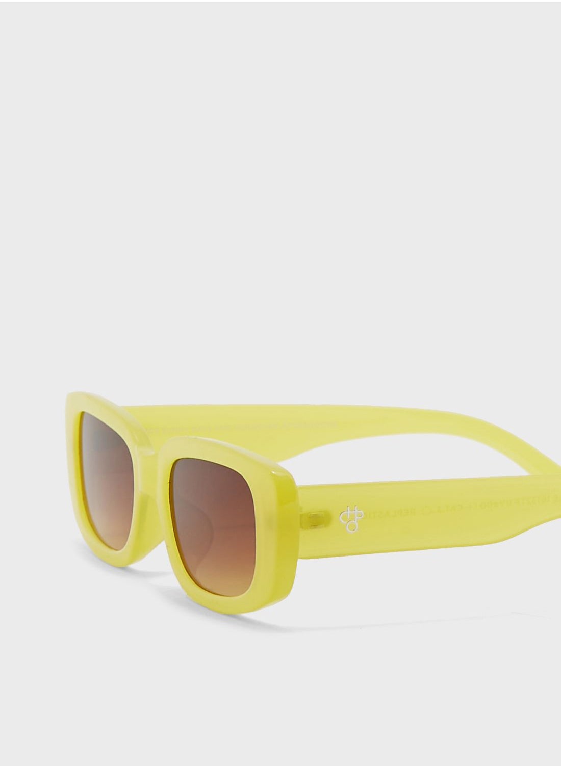 buy-chpo-nicole-sustainable-sunglasses-made-of-100-recycled-materials_pz1