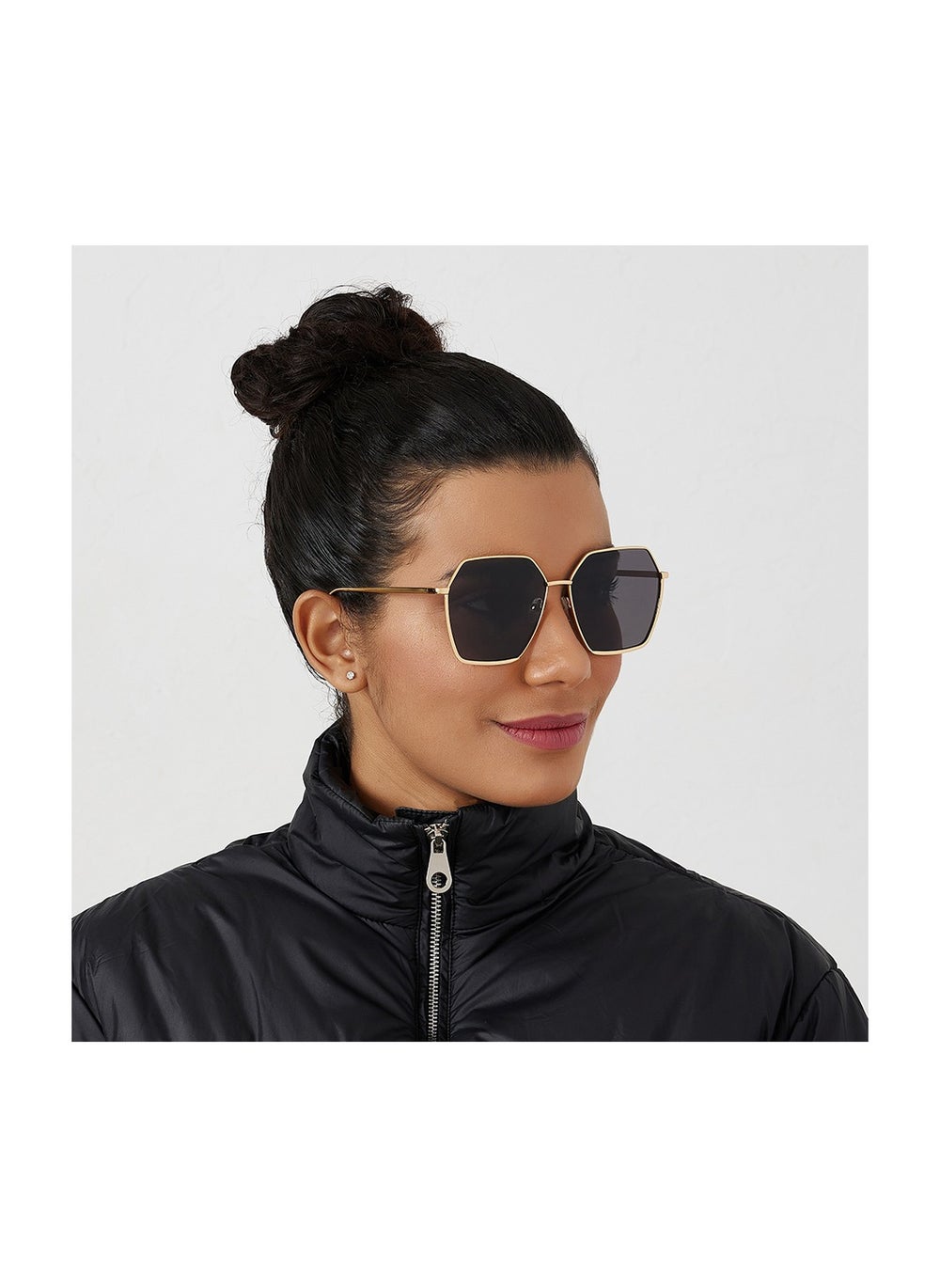 buy-blackout-blackout-stark-women-hexagon-uv400-sunglasses_ixd