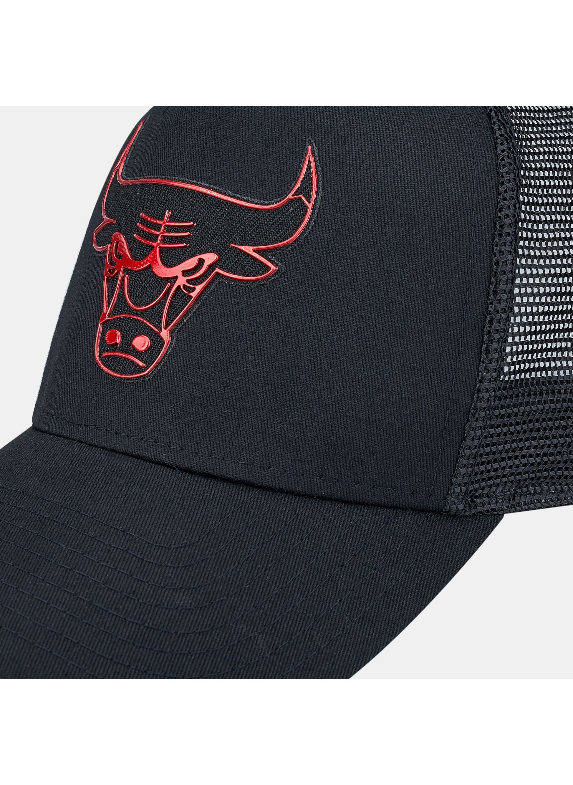 buy-new-era-men-s-foil-logo-chicago-bulls-trucker-cap_7s4