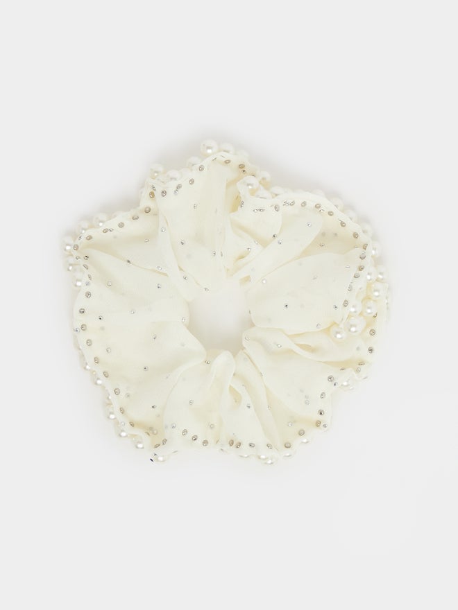 buy-styli-styli-faux-pearl-embellished-scrunchie_09g