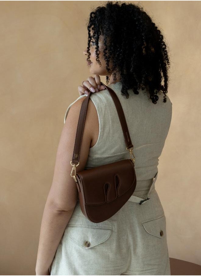 buy-veganologie-pebble-bag-in-brown-made-from-1-bamboo-stem_ew2