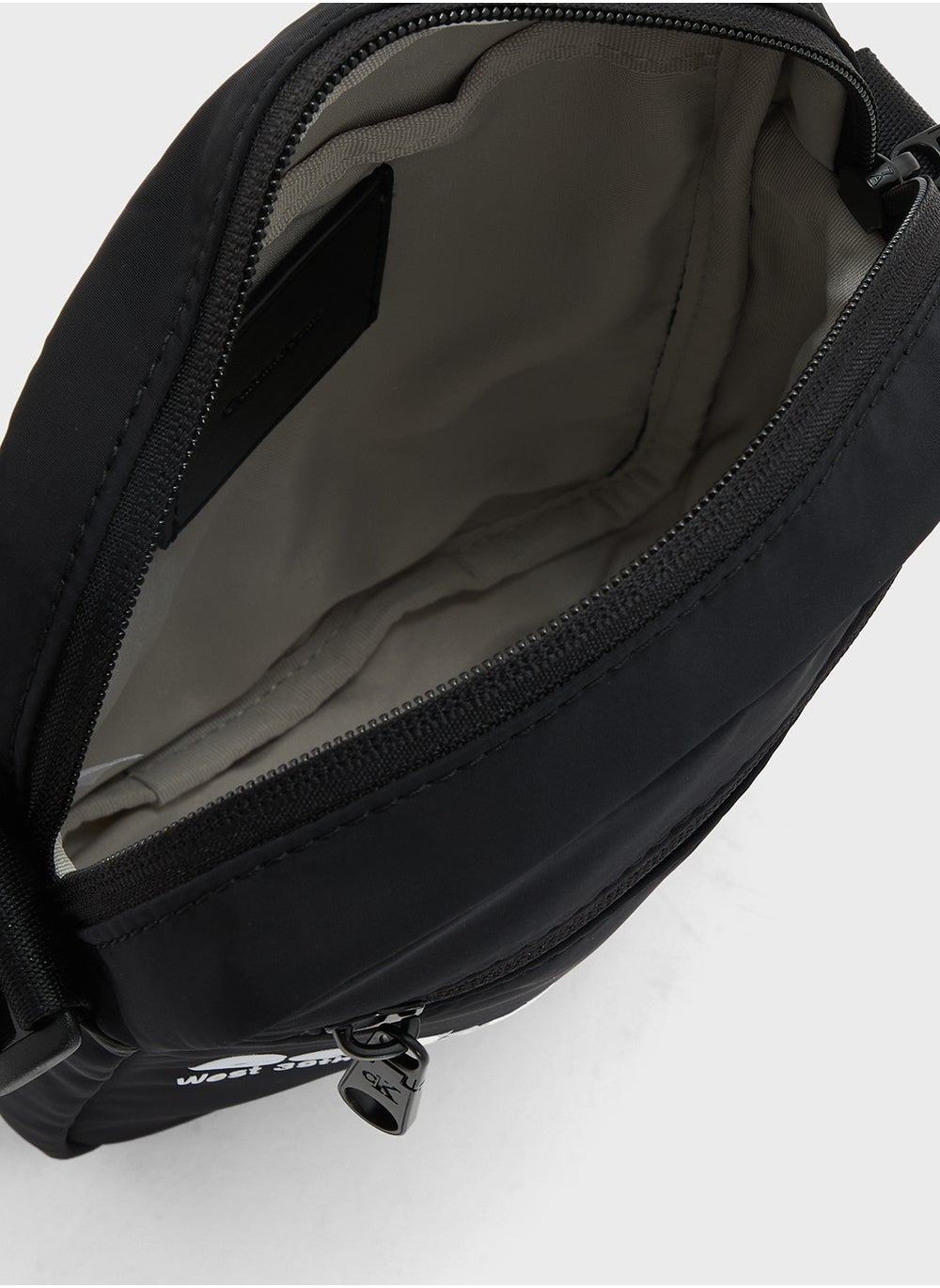 buy-calvin-klein-jeans-graphic-reporter-bag_cg2