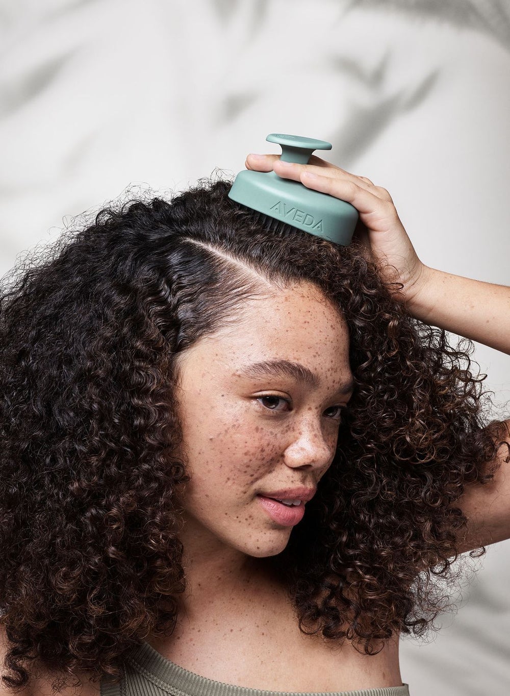 buy-aveda-scalp-solutions-stimulating-scalp-massager_quu