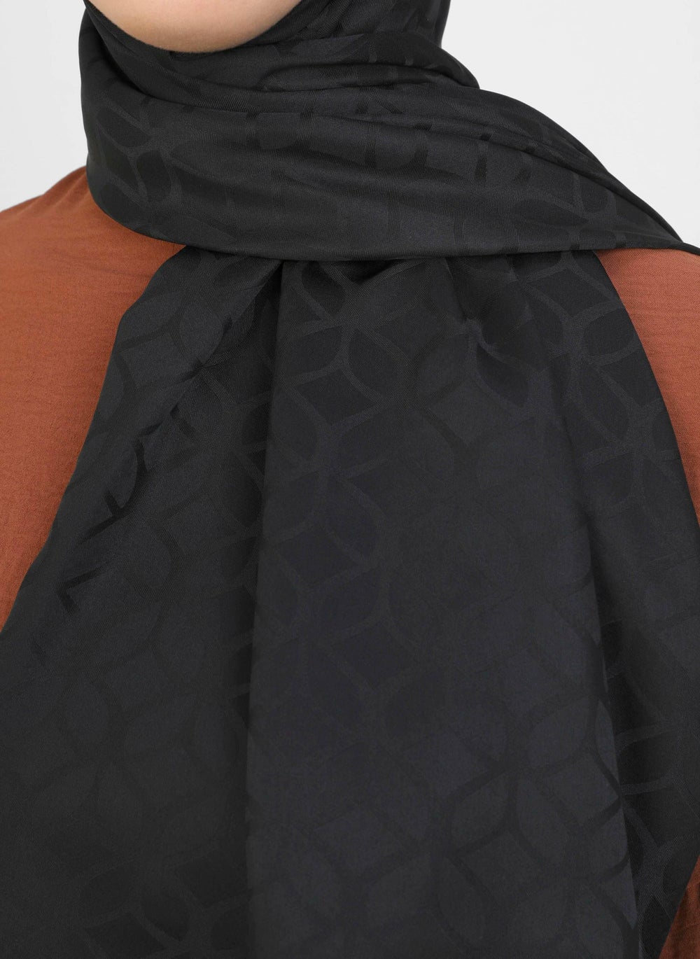 buy-tuva-shawl-by-modanisa-black-shawl-tuva_e2c