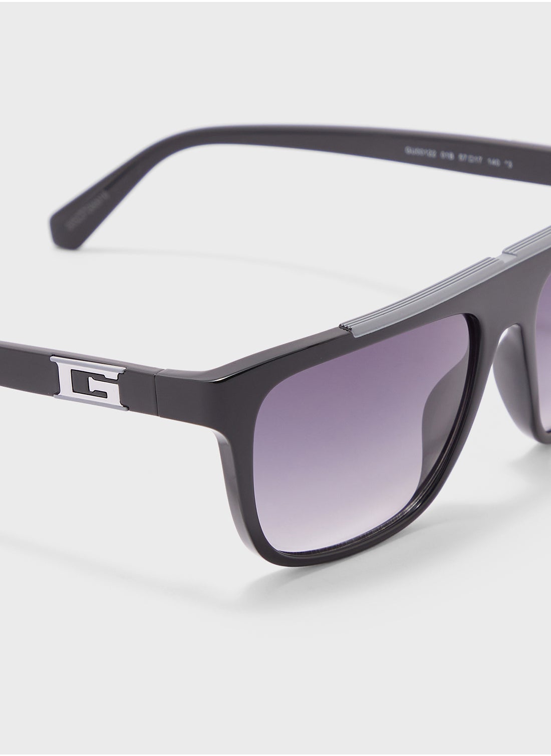 buy-guess-uv-protected-polarized-wayfarer-sunglasses_zuv