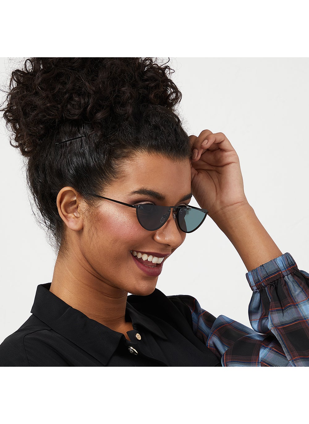 buy-blackout-blackout-demi-lune-oval-half-rim-sunglasses_jl2