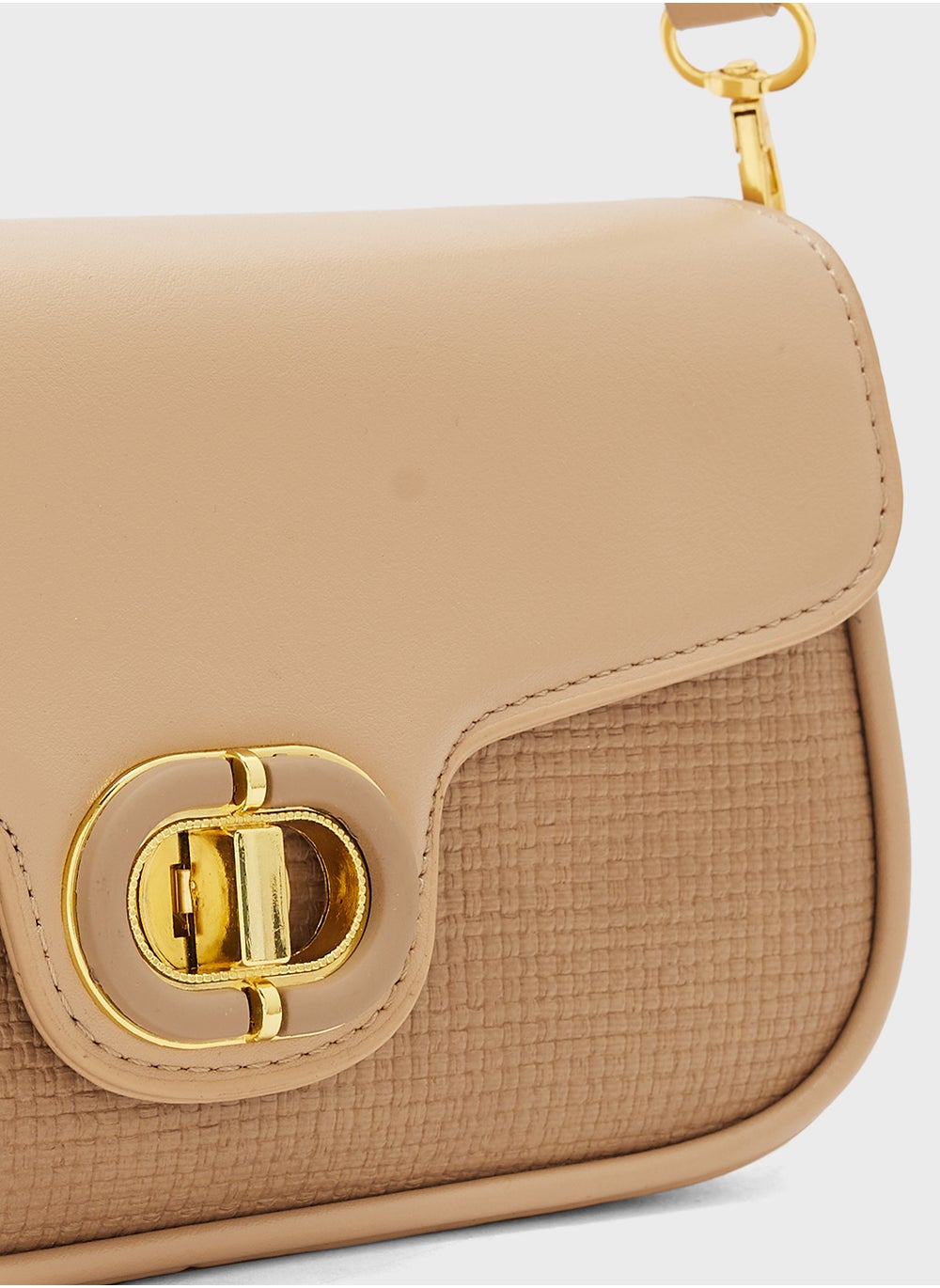buy-ella-chain-detail-strap-crossbody_wum