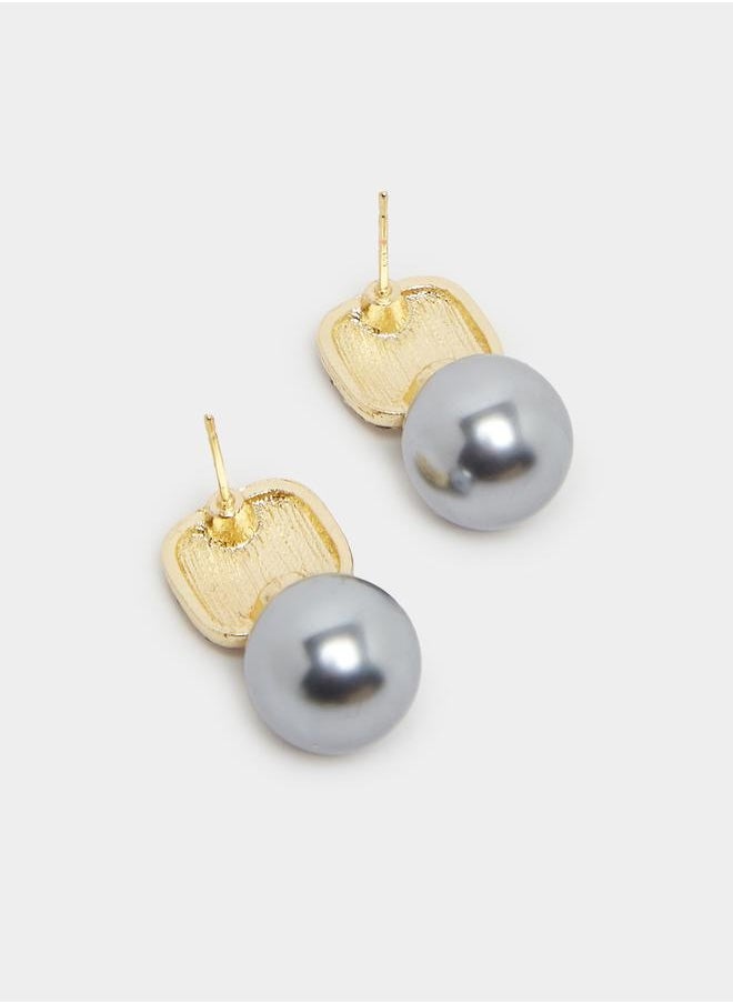 buy-styli-embellished-dangle-earrings-with-faux-pearl_k5b