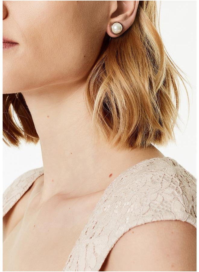 buy-karen-millen-logo-pearl-stud-earrings_osz