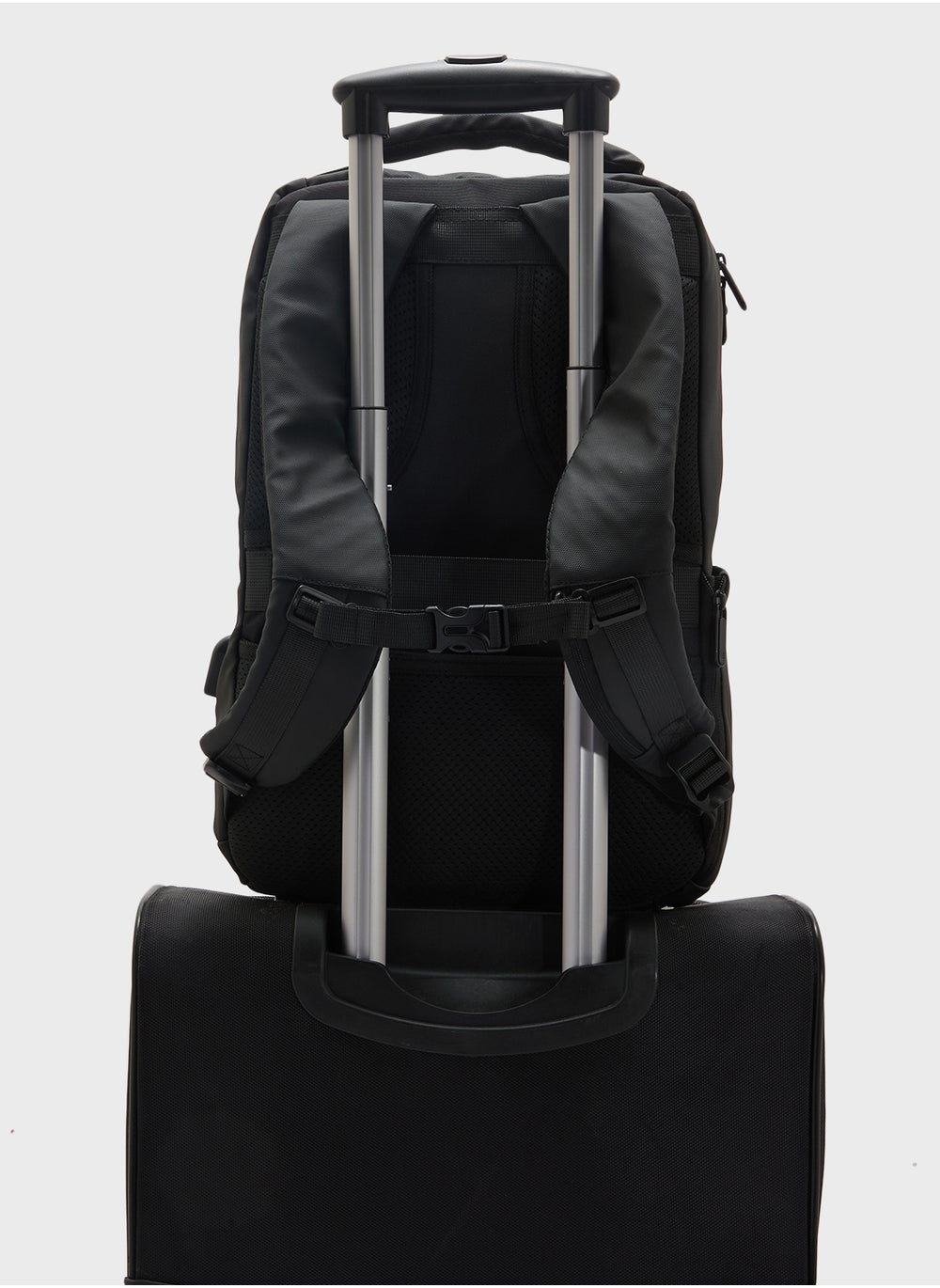 buy-robert-wood-premium-backpack-with-pocket-organiser-and-usb-port_muj