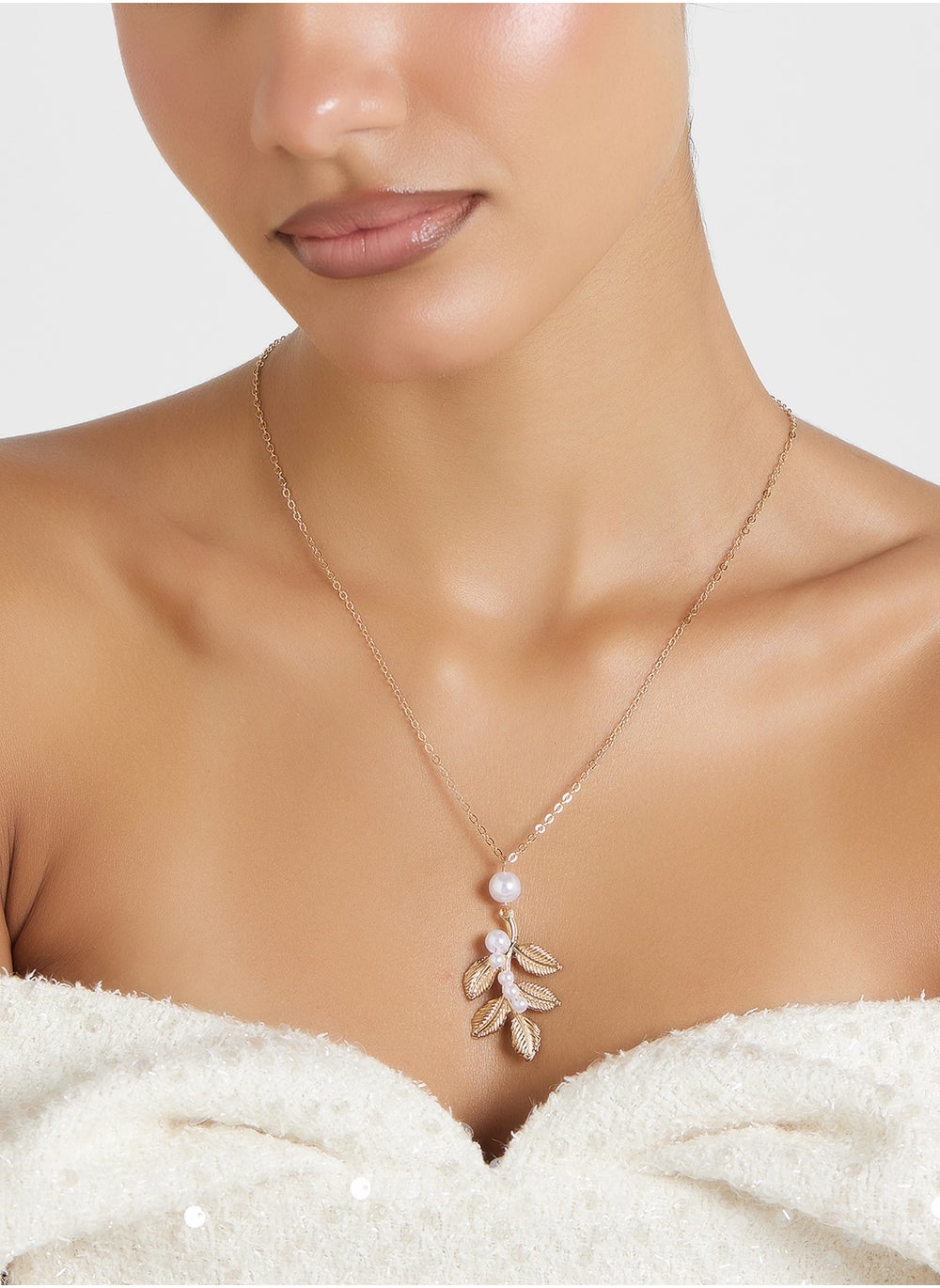 buy-ella-leaf-pearl-pendant-necklace_aea